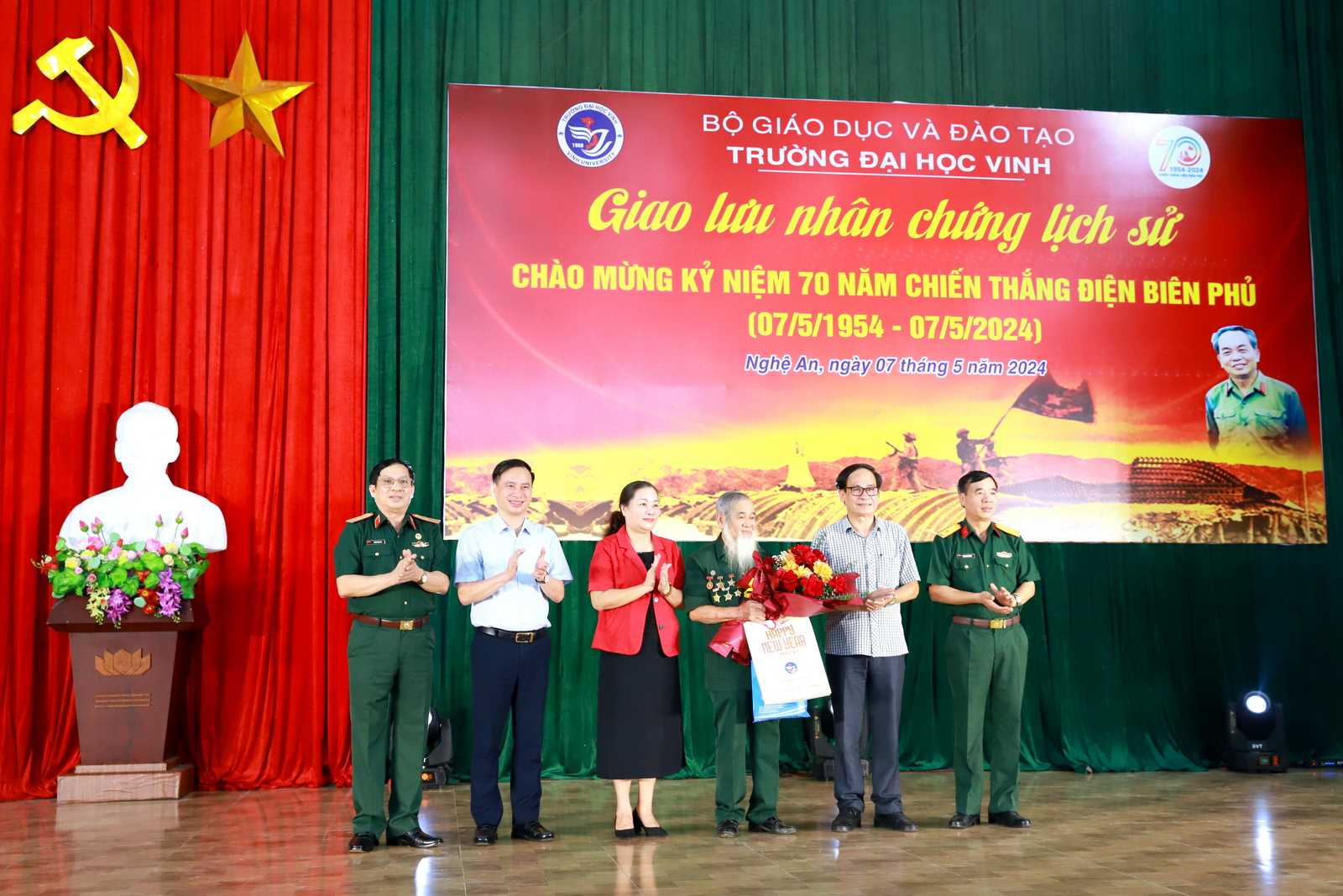 Trường Đại học Vinh tổ chức giao lưu nhân chứng lịch sử nhân kỷ niệm 70 ...