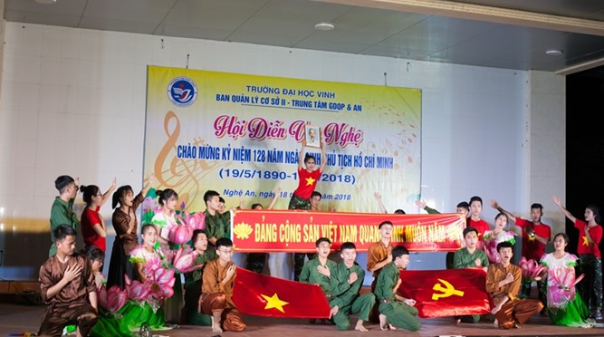  Tổ chức thành công Hội diễn văn nghệ chào mừng kỷ niệm 128 năm Ngày sinh Chủ tịch Hồ Chí Minh tại Cơ sở II 