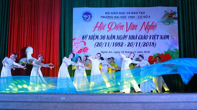  Hội diễn văn nghệ chào mừng kỷ niệm 36 năm Ngày Nhà giáo Việt Nam (20/11/1982 - 20/11/2018) của sinh viên Cơ sở II 